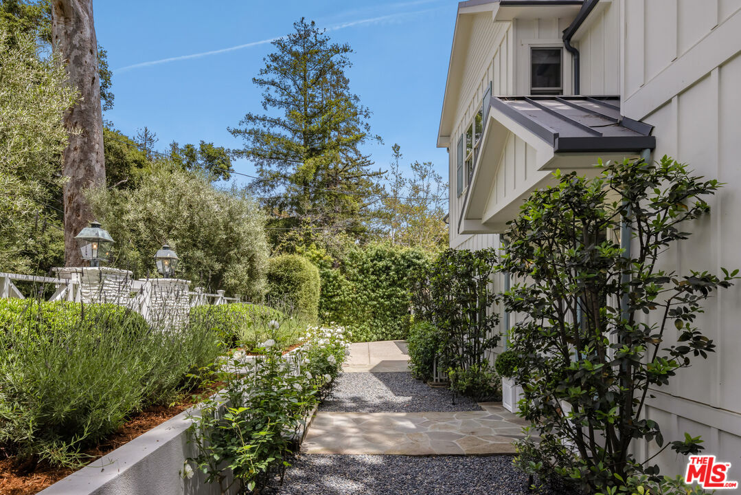 Sophisticated Coastal Design by Gray Malin