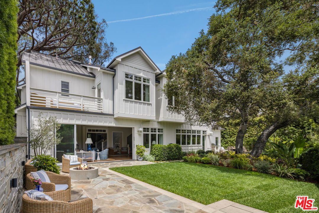 Sophisticated Coastal Design by Gray Malin