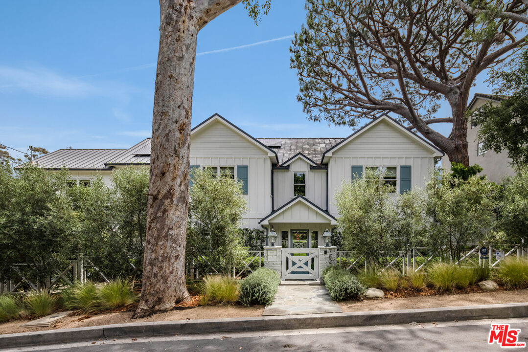 782 Ranch Ln