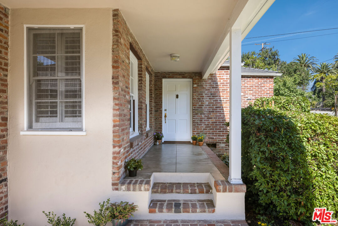 2426 New York Dr