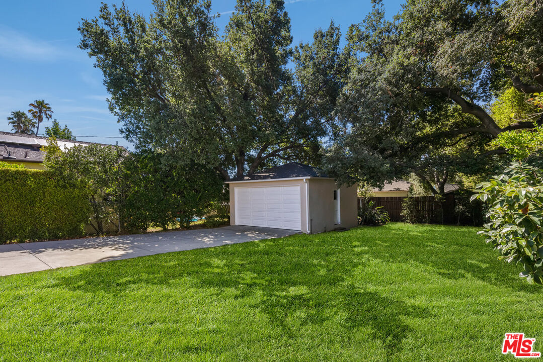 2426 New York Dr