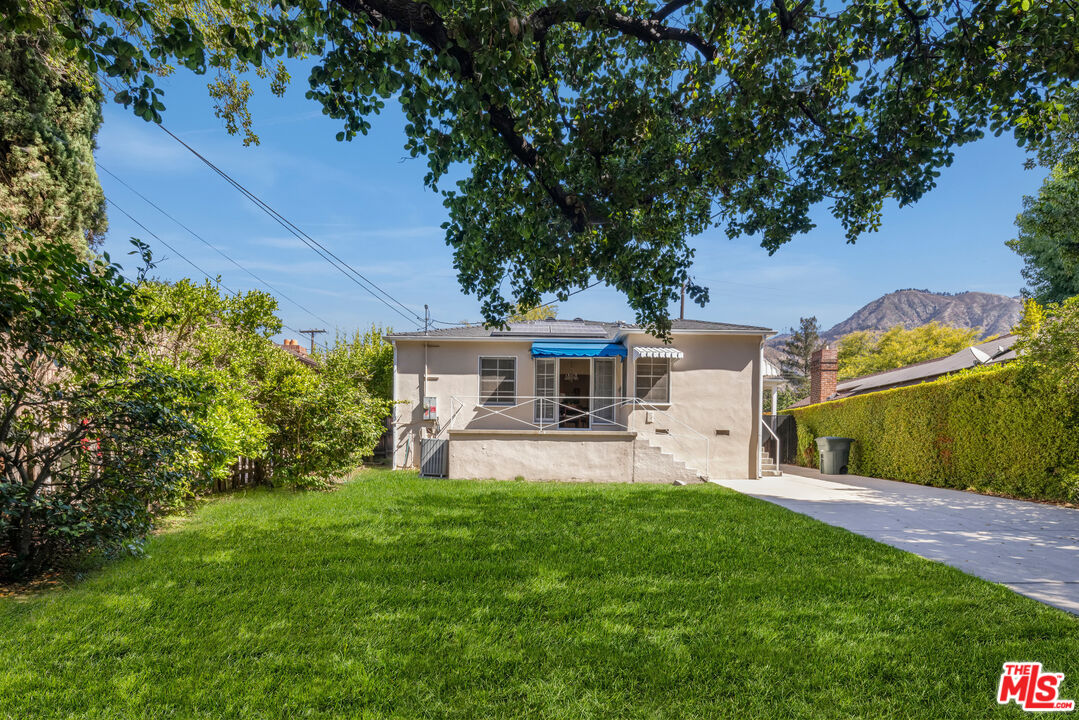 2426 New York Dr