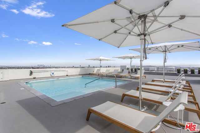 Prestigious Plaza Towers | 5-Star Amenities - Full Service Building