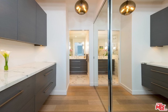 Prestigious Plaza Towers | 5-Star Amenities - Full Service Building