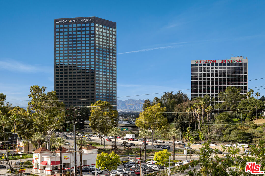 Architectural Condo by Ray Kappe, FAIA