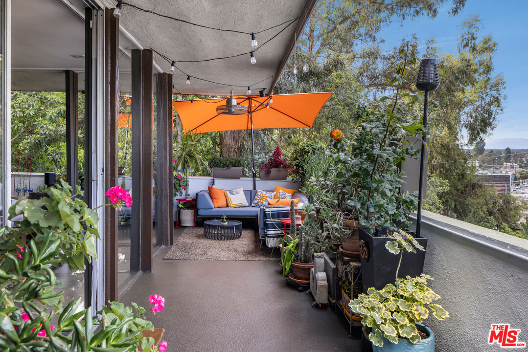 Architectural Condo by Ray Kappe, FAIA