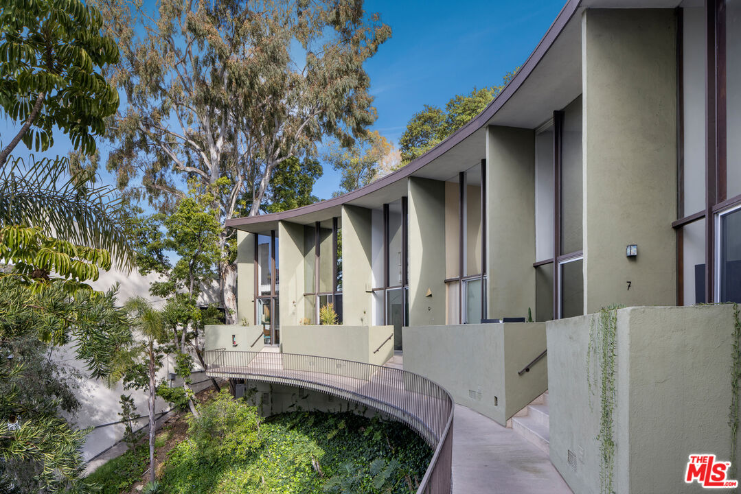 Architectural Condo by Ray Kappe, FAIA