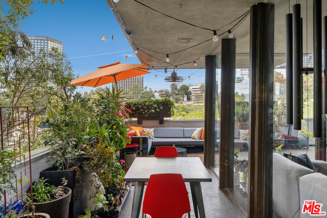 Architectural Condo by Ray Kappe, FAIA