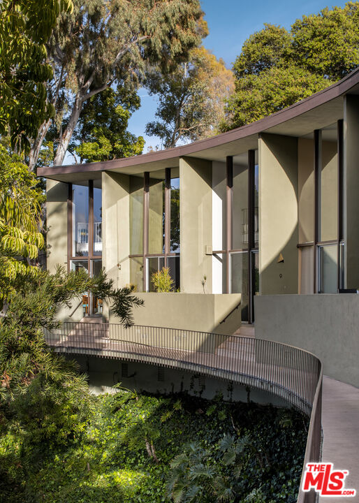 Architectural Condo by Ray Kappe, FAIA