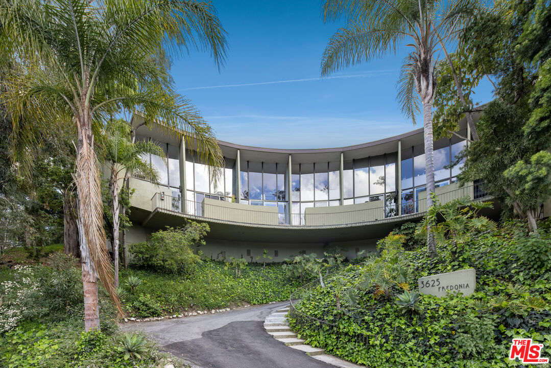 Architectural Condo by Ray Kappe, FAIA