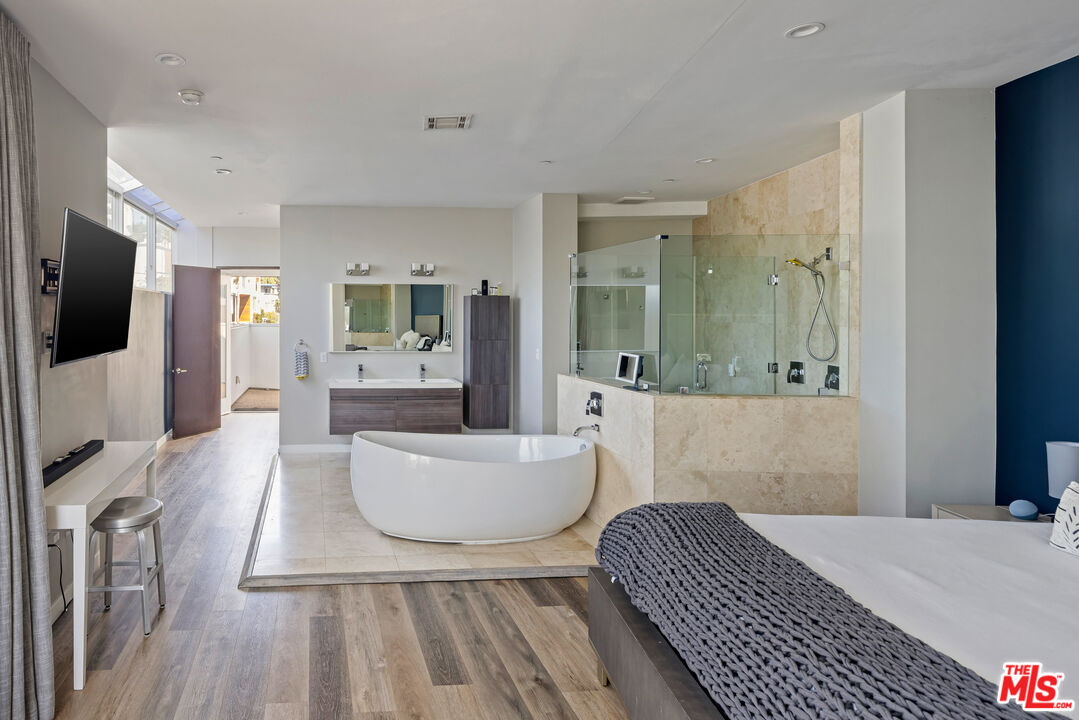 8875 Cynthia St Unit: B