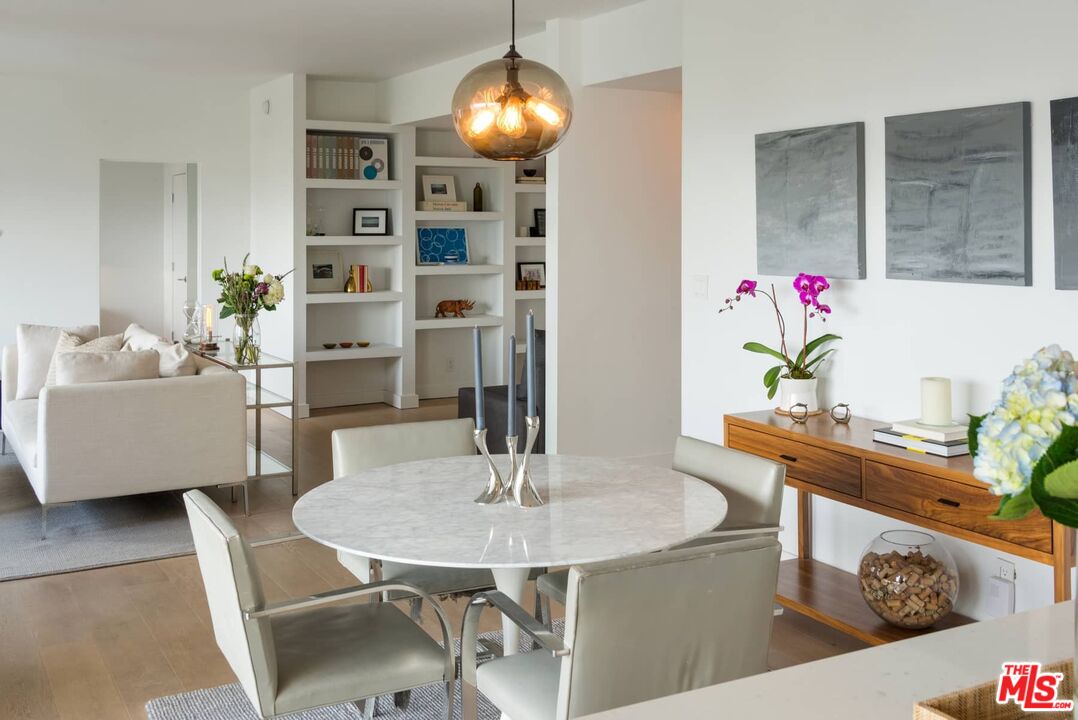 838 N DOHENY DR Unit: 807