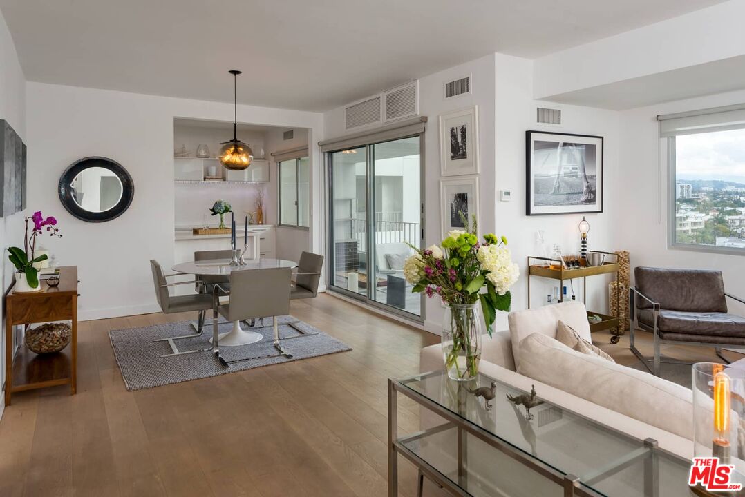 838 N DOHENY DR Unit: 807