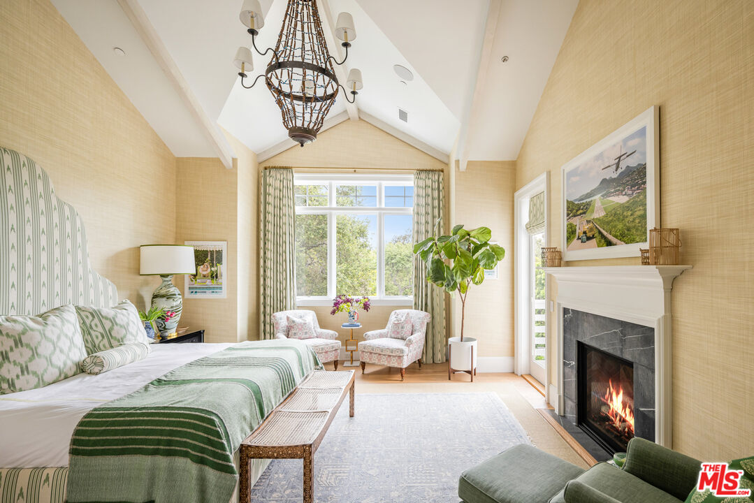 Sophisticated Coastal Design in Rustic Canyon