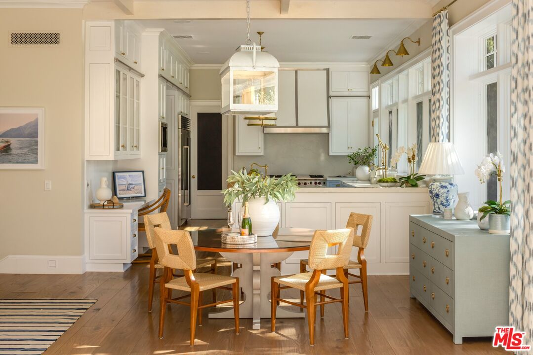 Sophisticated Coastal Design in Rustic Canyon