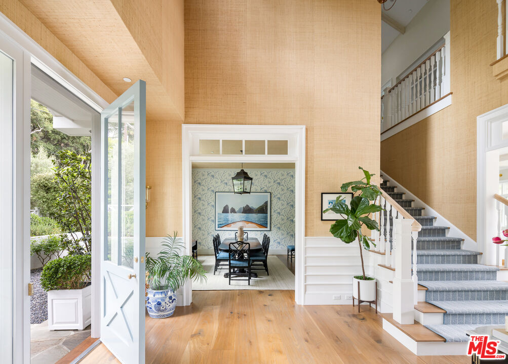 Sophisticated Coastal Design in Rustic Canyon