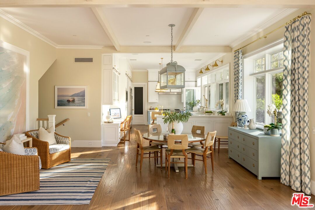 Sophisticated Coastal Design in Rustic Canyon