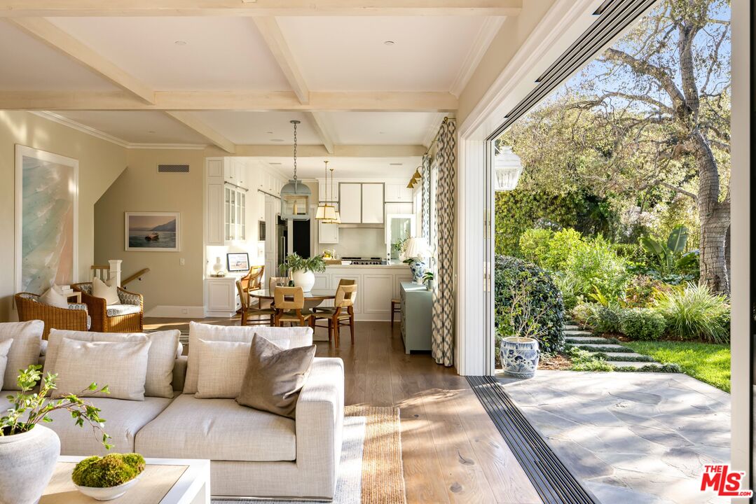 Sophisticated Coastal Design in Rustic Canyon