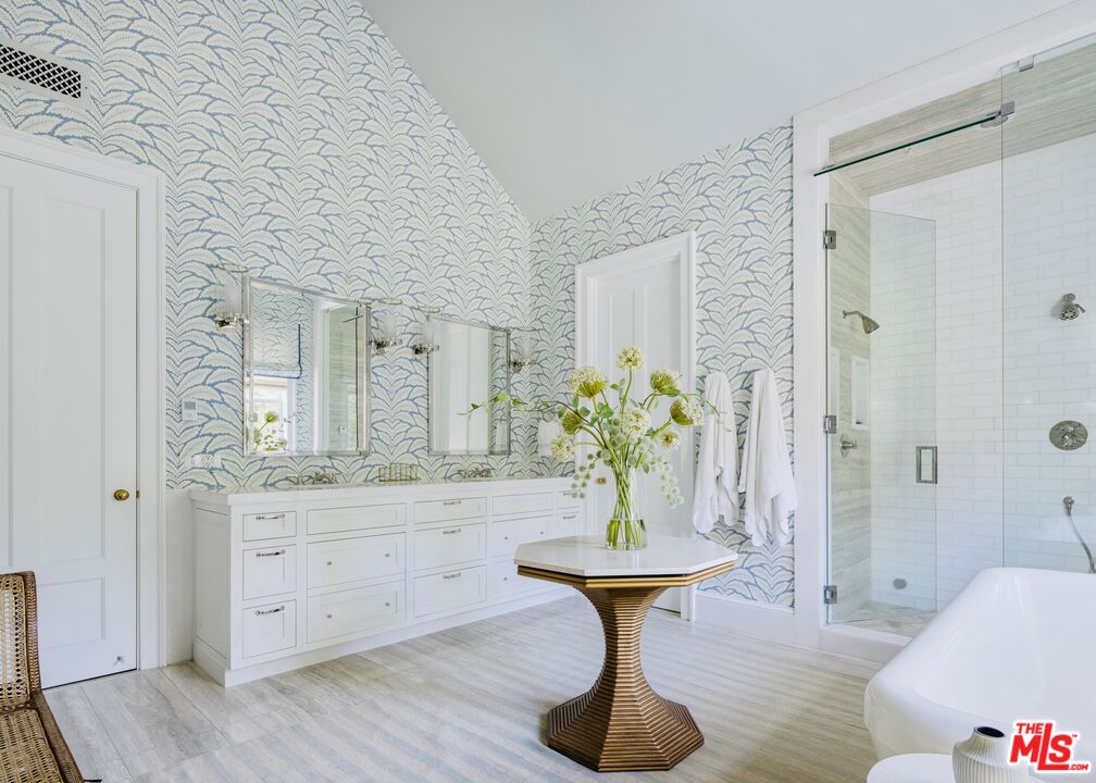 Sophisticated Coastal Design in Rustic Canyon