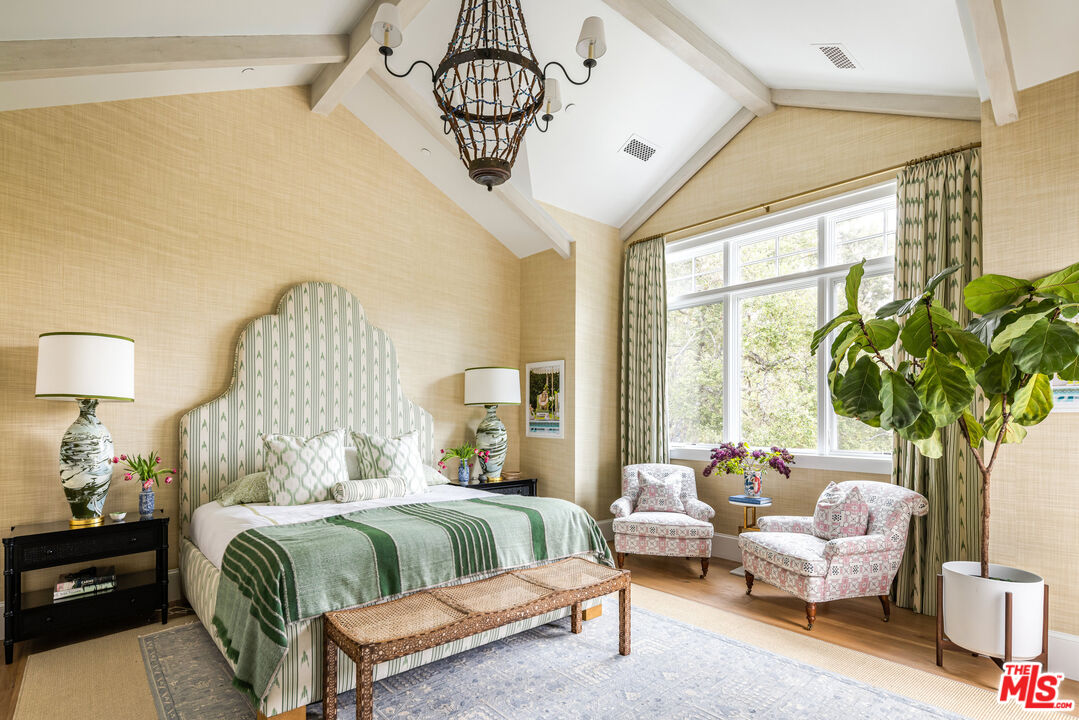 Sophisticated Coastal Design in Rustic Canyon