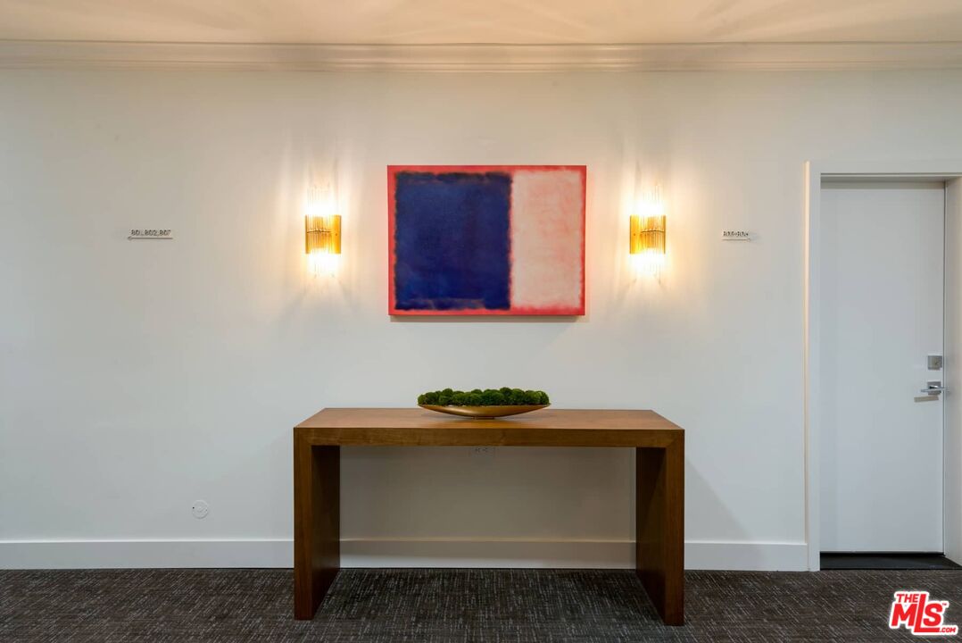 838 N DOHENY DR Unit: 807