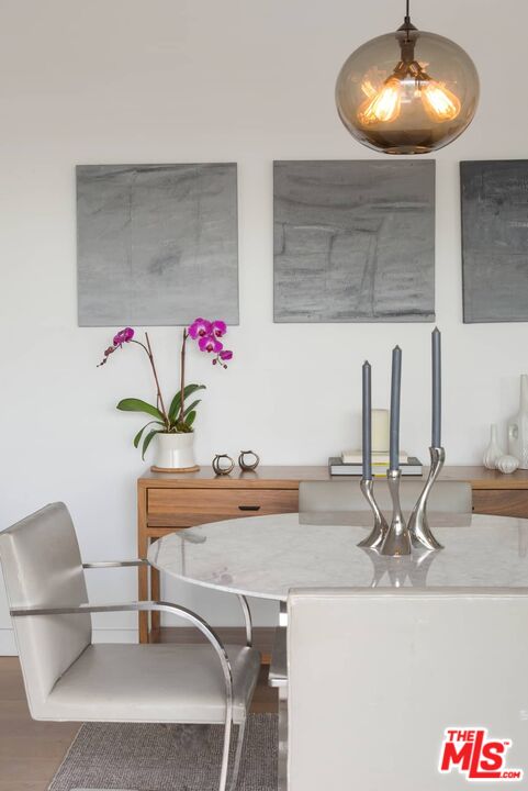 838 N DOHENY DR Unit: 807