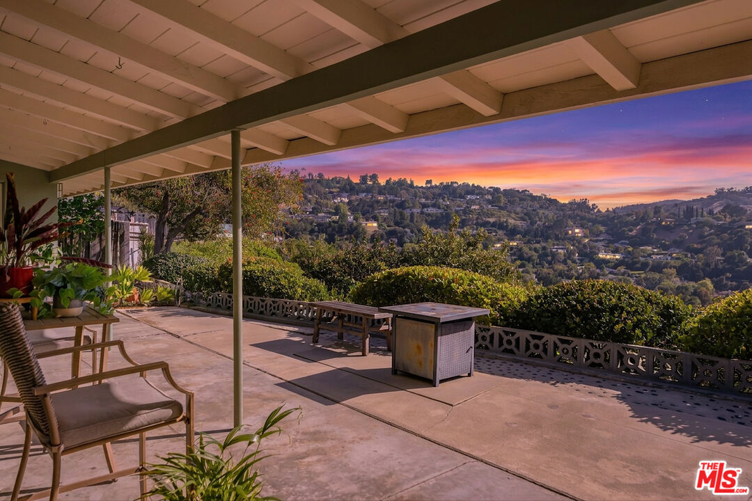 Mid-Century California Ranch View Home