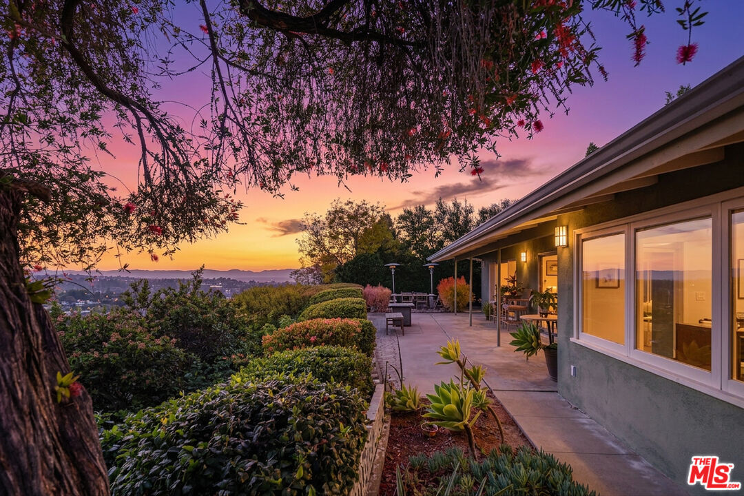 Mid-Century California Ranch View Home