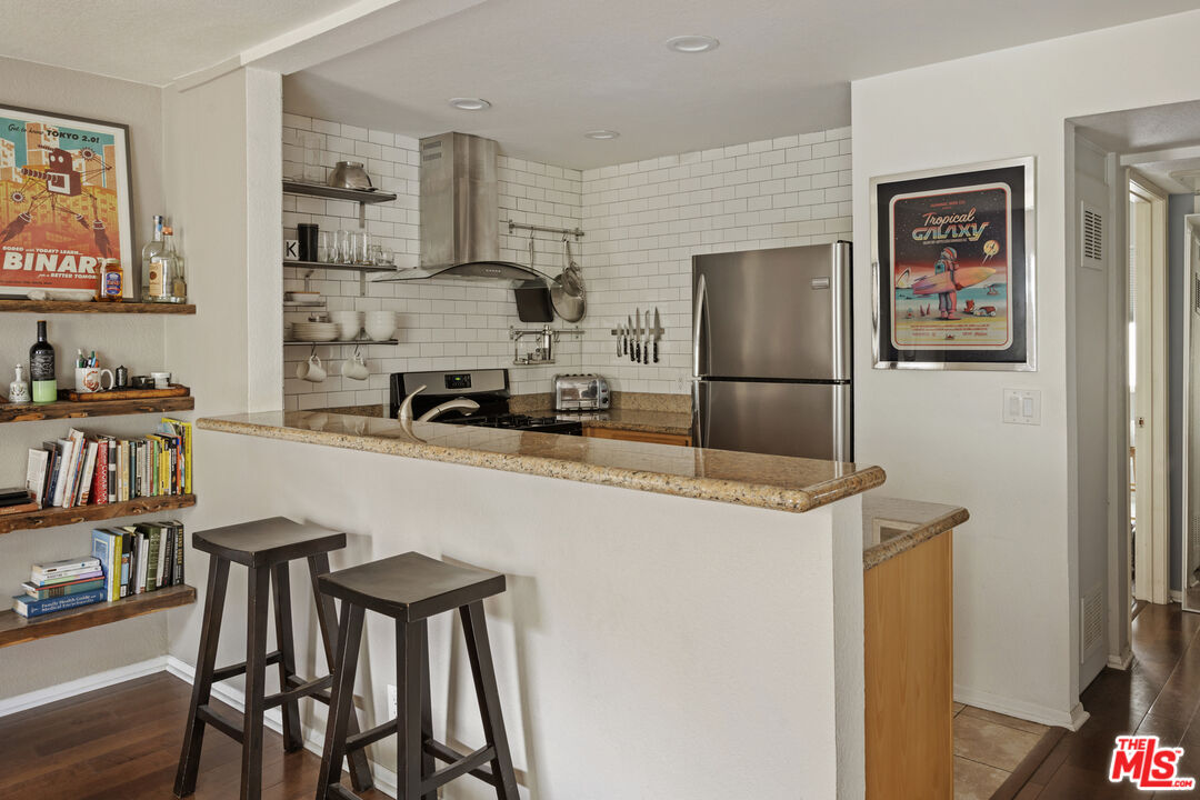 12530 Venice Blvd Unit: 3