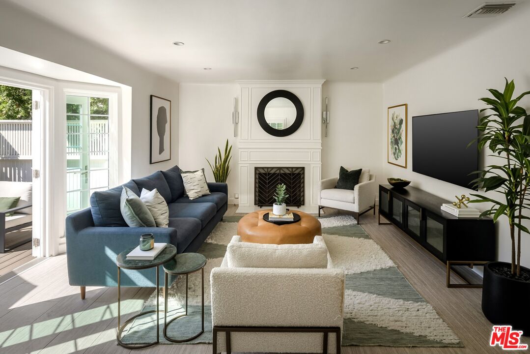 Sophisticated California Bungalow