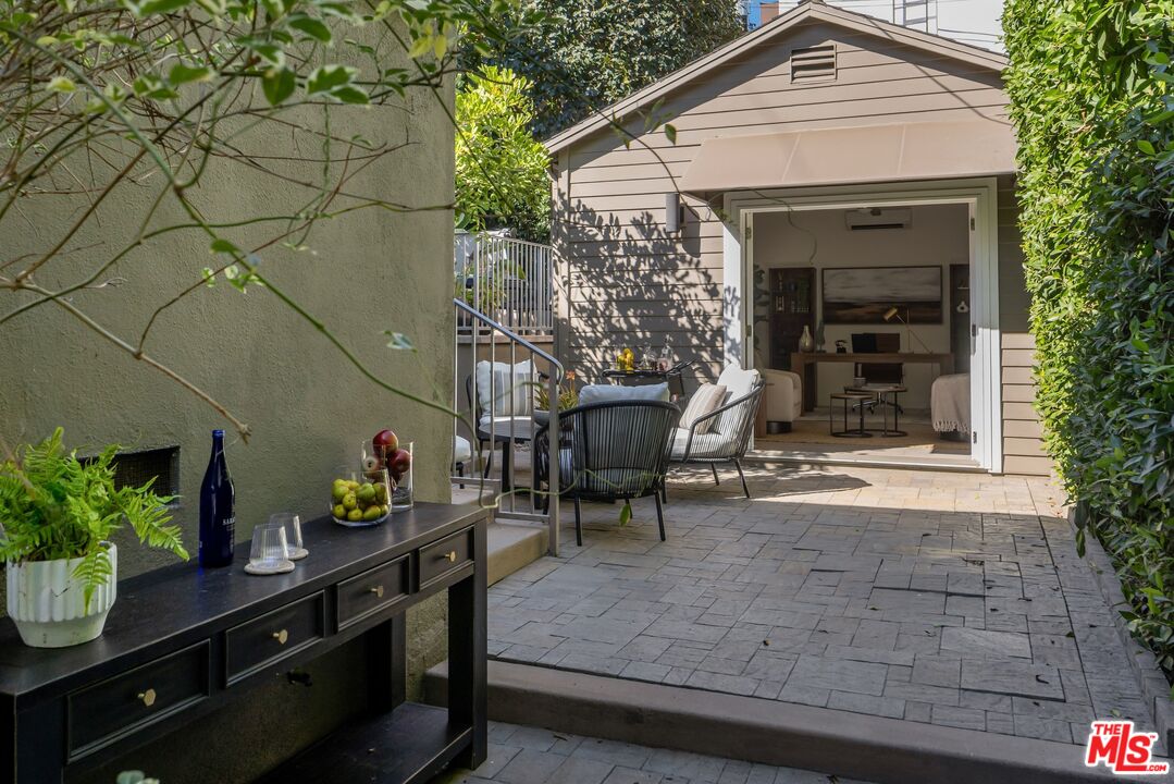 Sophisticated California Bungalow
