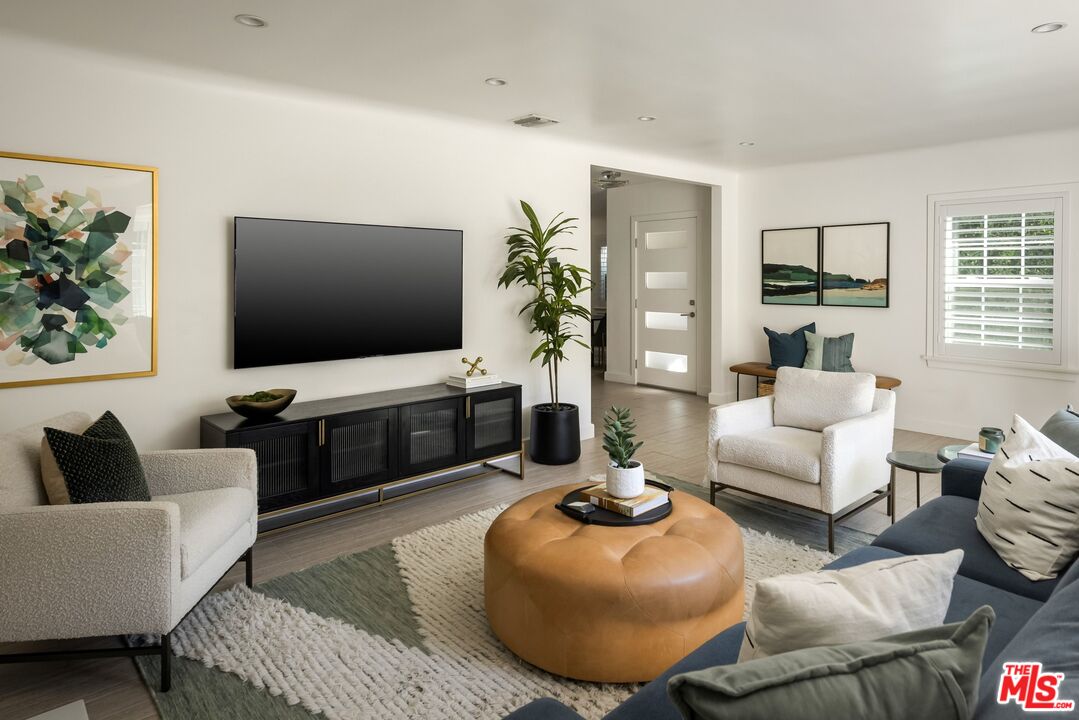Sophisticated California Bungalow