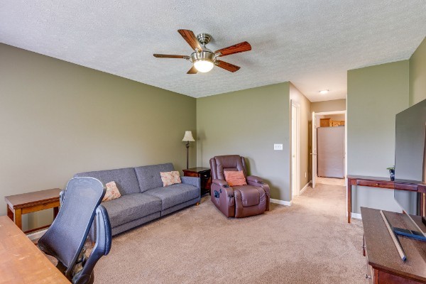 2715 Standing Oak Dr