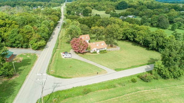 2715 Standing Oak Dr