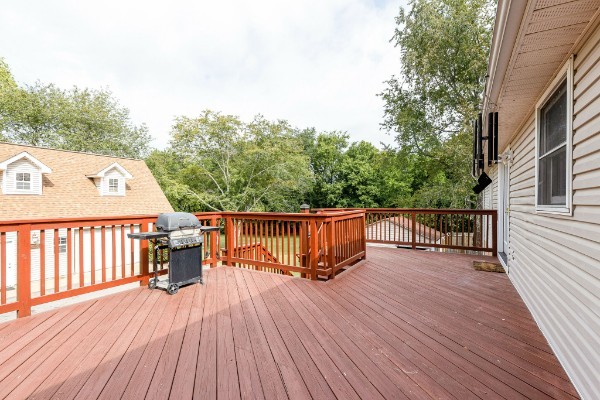 2715 Standing Oak Dr