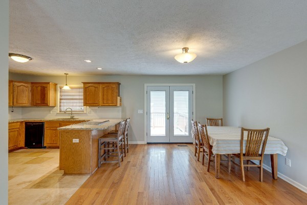 2715 Standing Oak Dr