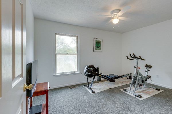 2715 Standing Oak Dr