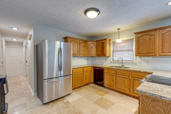 2715 Standing Oak Dr