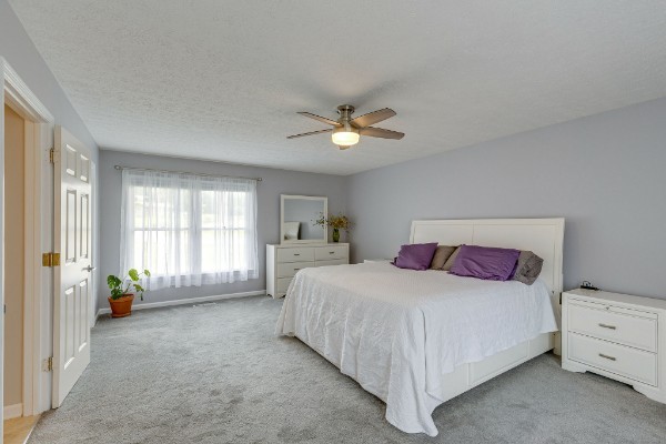 2715 Standing Oak Dr