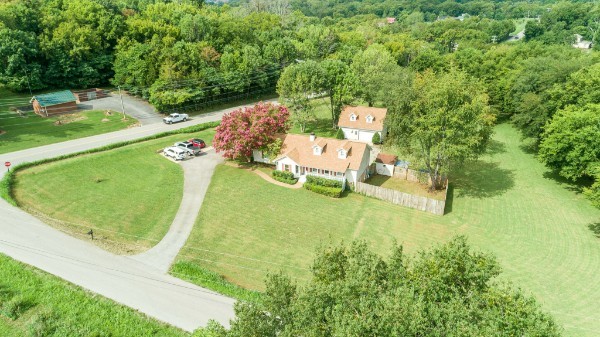 2715 Standing Oak Dr