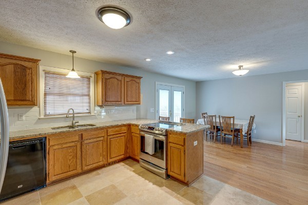 2715 Standing Oak Dr