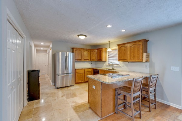 2715 Standing Oak Dr