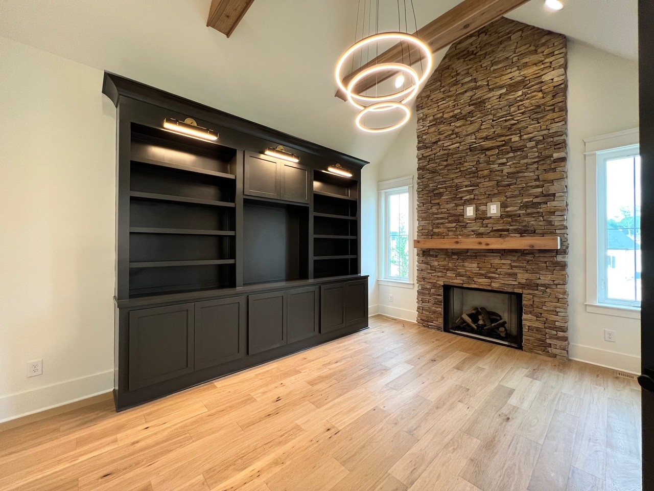 1631 Kaschlina Point