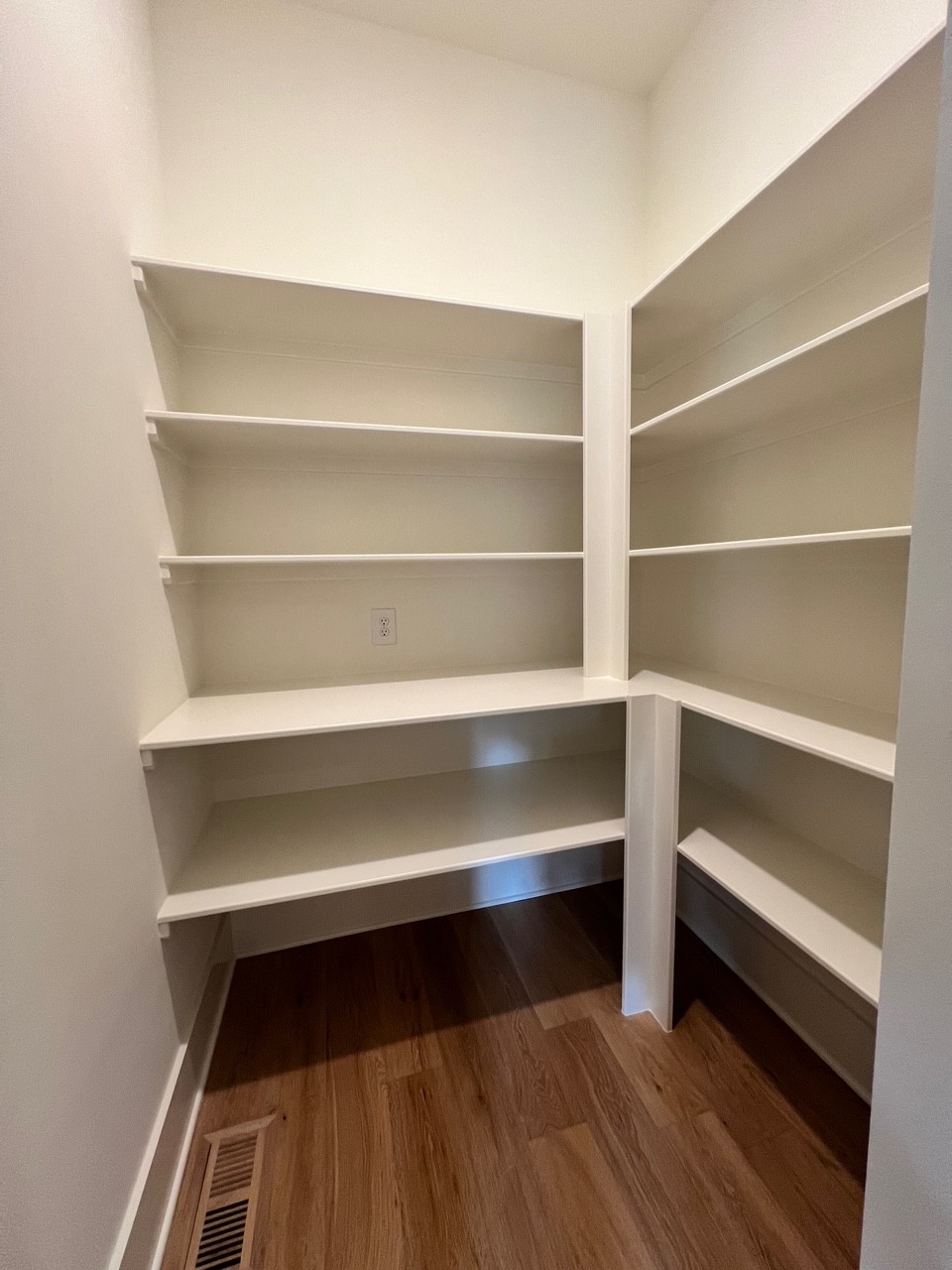 1631 Kaschlina Point