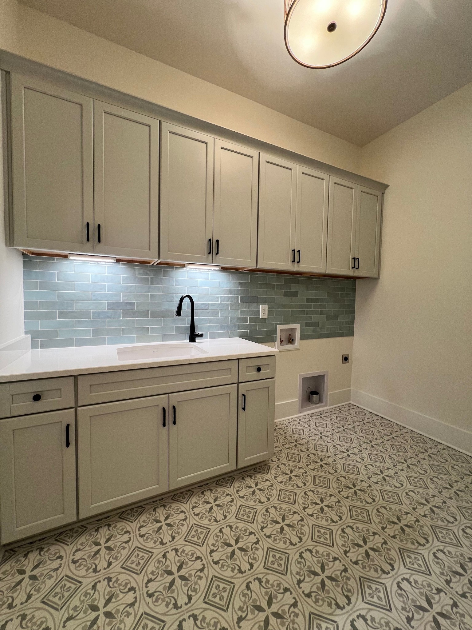 1630 Kaschlina Point