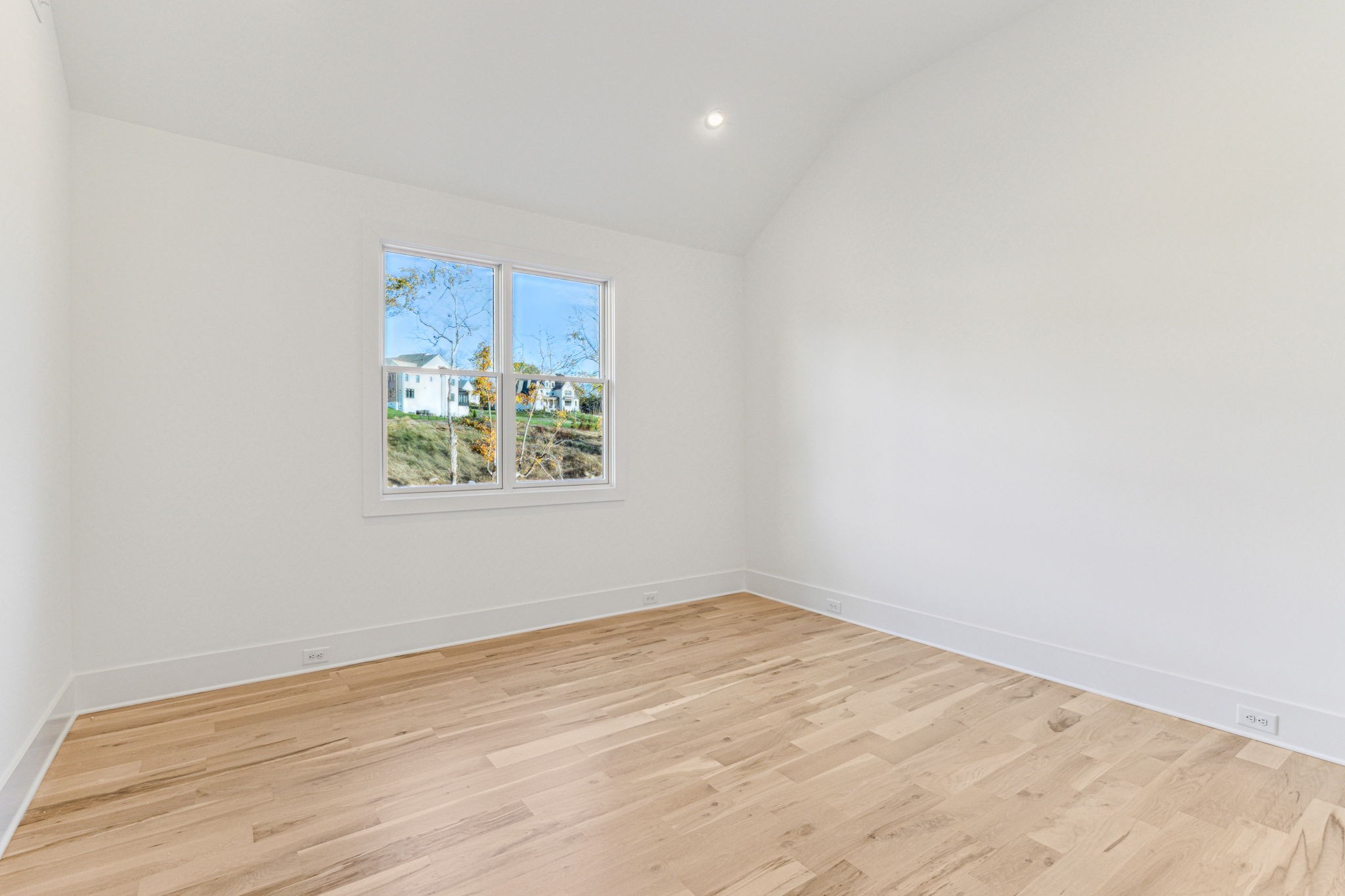 1620 Kaschlina Point