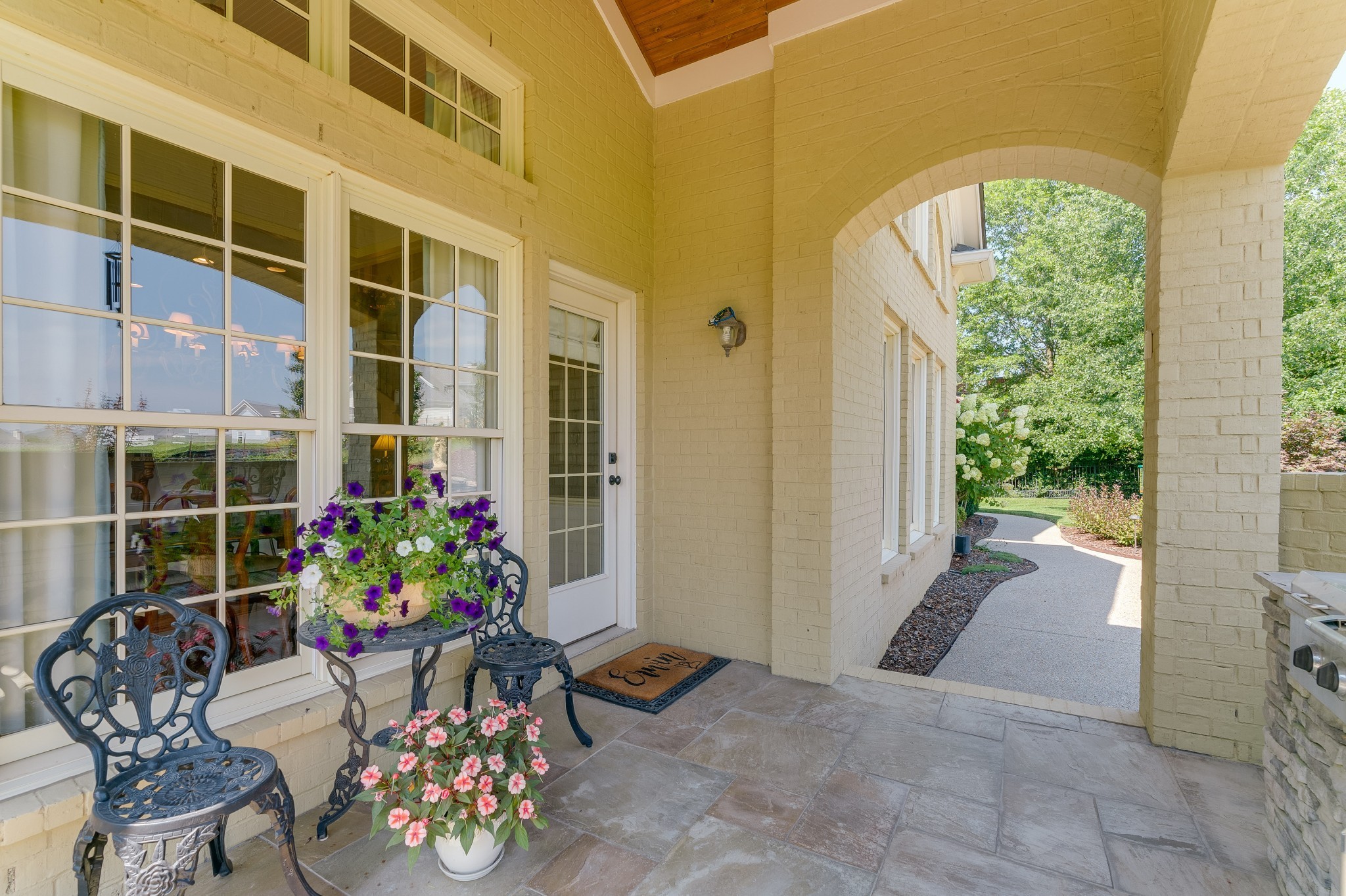 102 Stream Valley Blvd