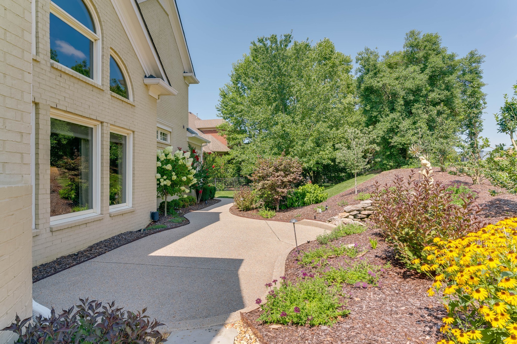 102 Stream Valley Blvd