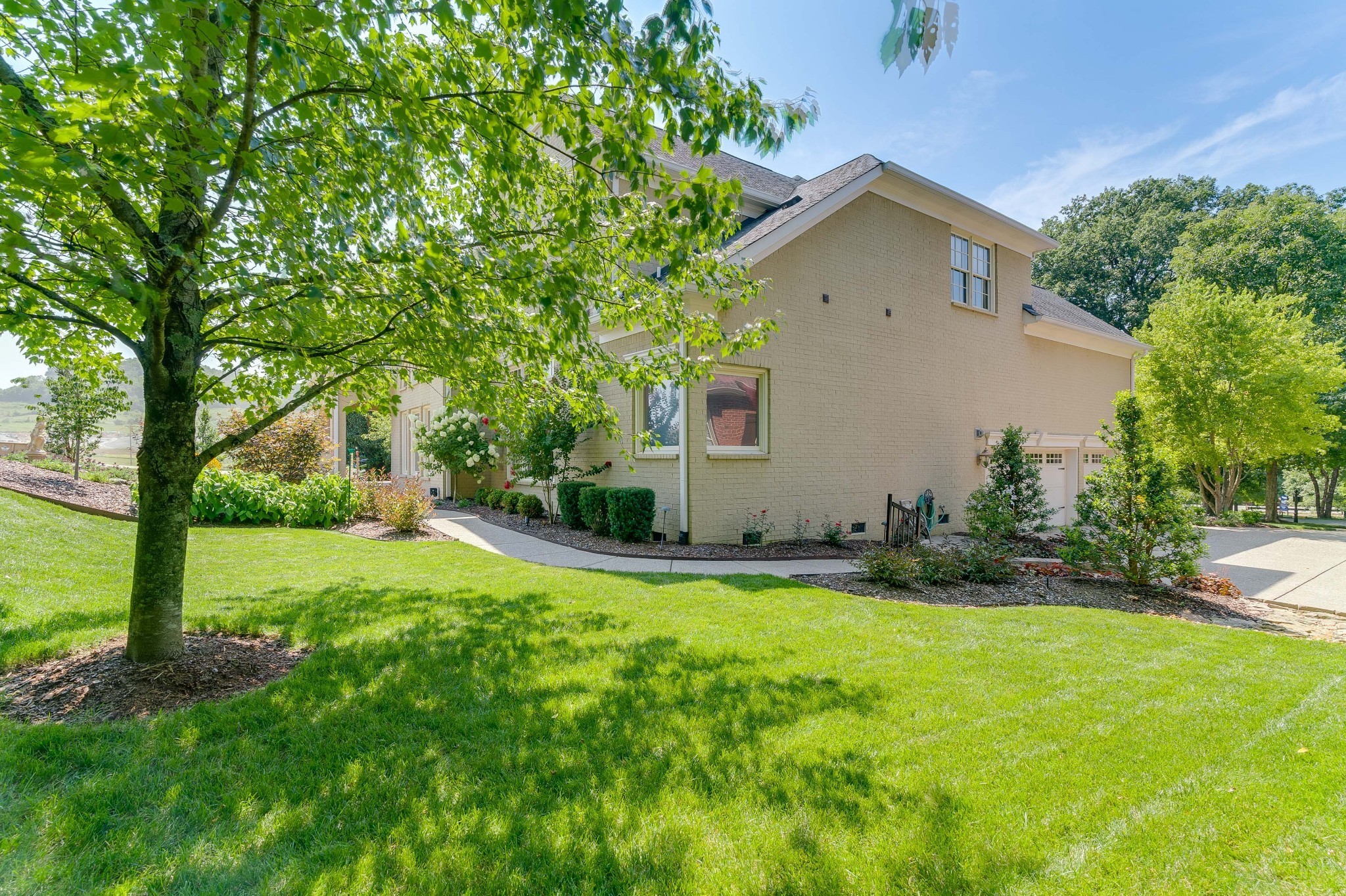 102 Stream Valley Blvd