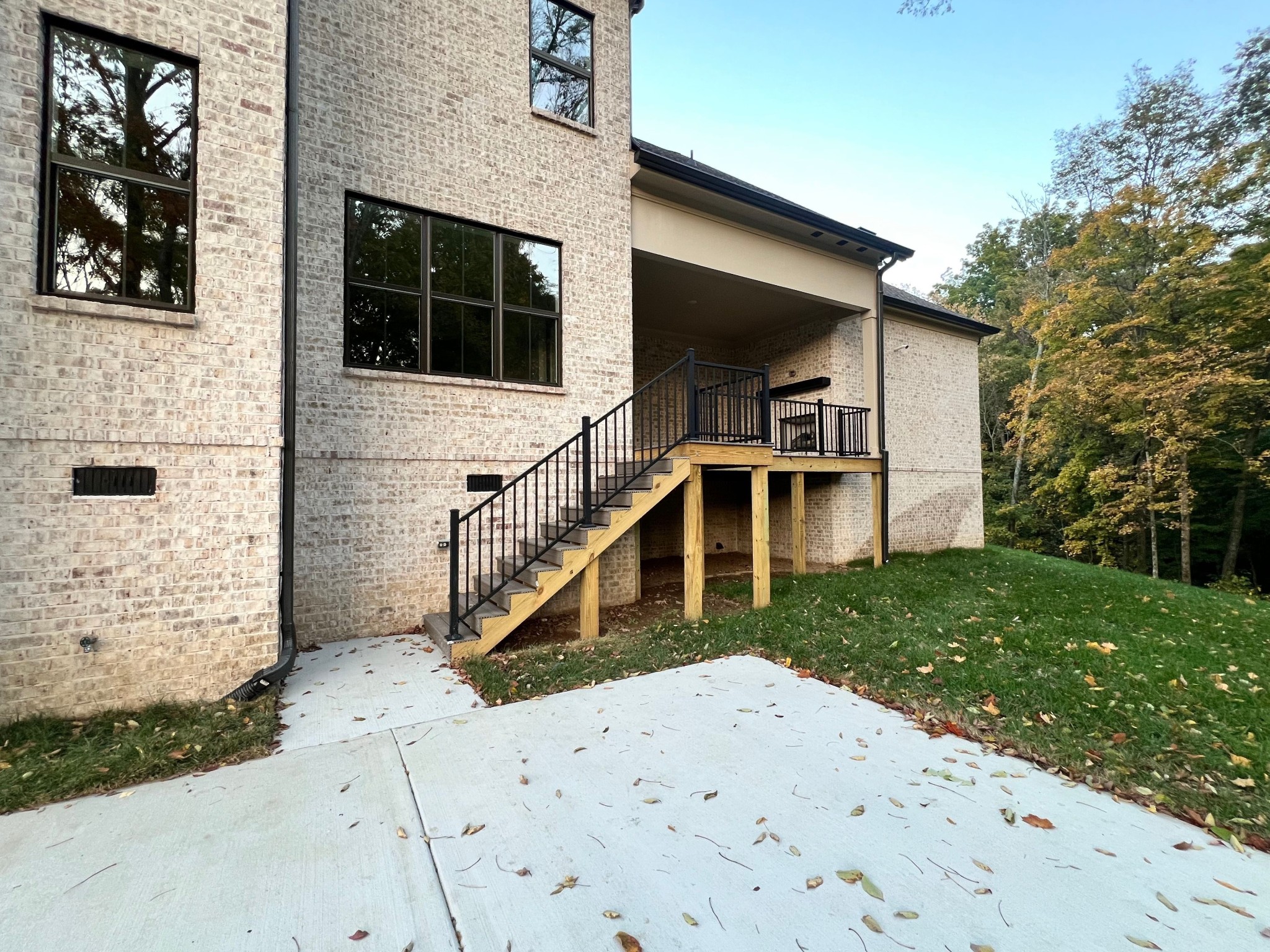 1637 Champagne Ct